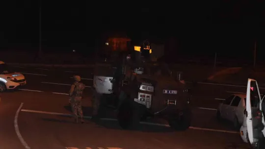 'Dur' ihtarına uymayan minibüsten 31 göçmen çıktı