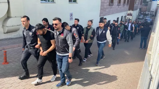 'Kökünü Kurutma Operasyonu'nda 22 şüpheli adliyede