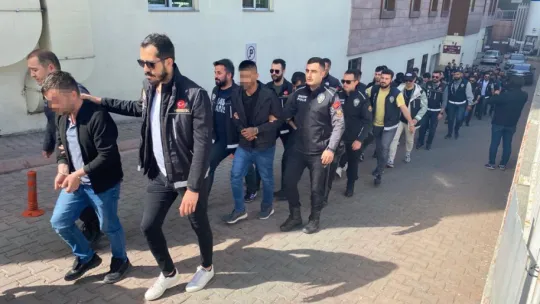 'Kökünü Kurutma Operasyonu'nda 22 şüpheli adliyede