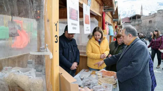 'Maharetli Eller' bir yaşında