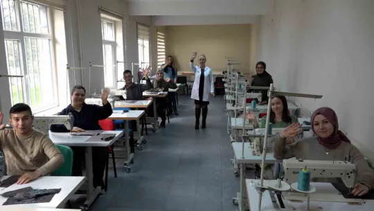 'Mobilya Terziliği' Kursiyerleri çok memnun