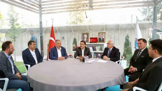 Vali Çiçek'ten Şeffaf Odaya takdir: 'Muhteşem'