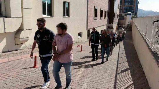 'Siyah inci' operasyonunda 18 şüpheli sağlık kontrolünde
