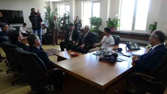 'Tarih şuurunu milletlerin hafızasında canlı tutmak ve milli kültürle beslemek gerekir'