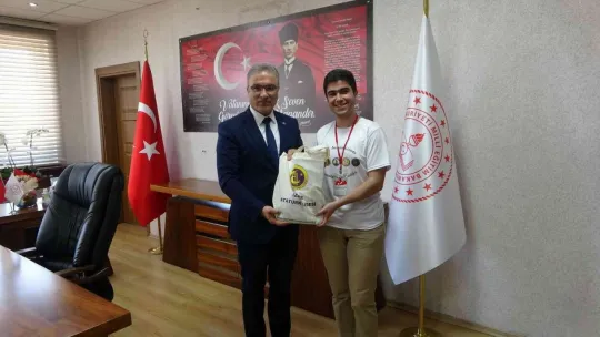 'Tarih şuurunu milletlerin hafızasında canlı tutmak ve milli kültürle beslemek gerekir'