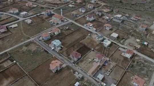 1 haftada 16 kez sallanan mahalle sakinleri diken üstünde