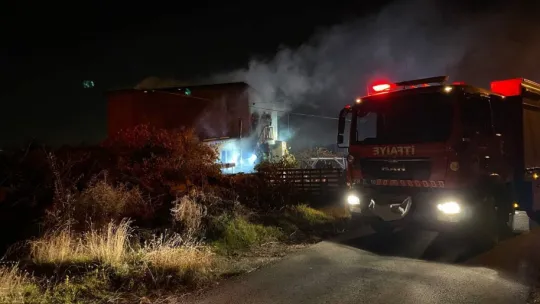 2 katlı müstakil ev yangında kül oldu
