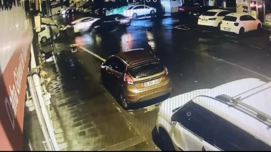 2 kişinin yaralandığı kaza kamerada
