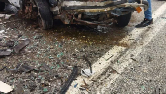 2 otomobilin kafa kafaya çarpıştığı kazada 1 kişi hayatını kaybetti