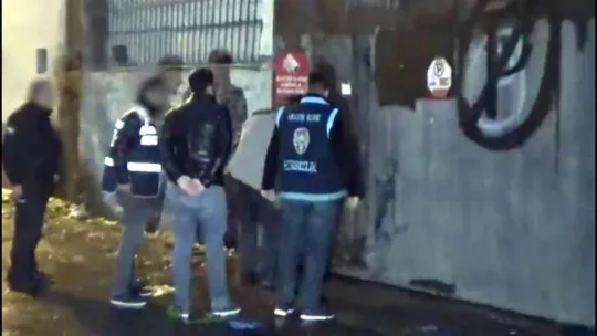 23 adrese eş zamanlı hırsızlık operasyonu: 17 gözaltı