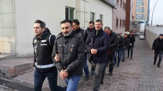 3 aylık 'ruhsatsız silah' operasyonunda 8 kişi adliyede