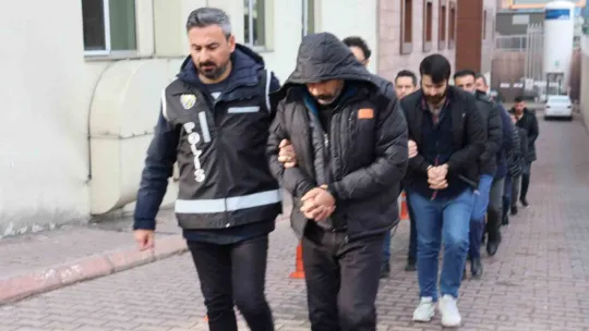 3 aylık 'ruhsatsız silah' operasyonunda 8 kişi adliyede