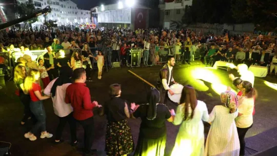 38. Uluslararası Aşık Seyrani Kültür Ve Sanat Festivali tüm coşkusuyla devam ediyor