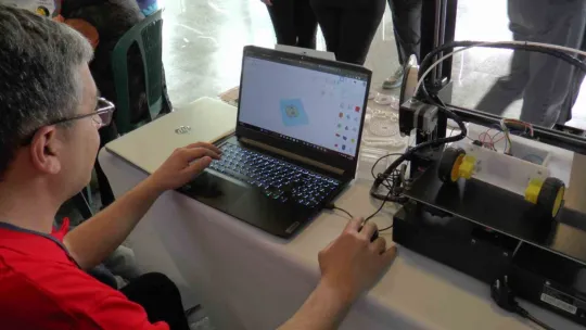 3D yazıcı ile kendi robot parçalarını üretiyorlar