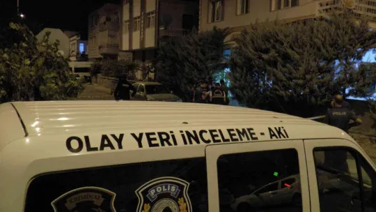 450 saatlik güvenlik kamerası kaydını incelediler, silahlı saldırganı enselediler