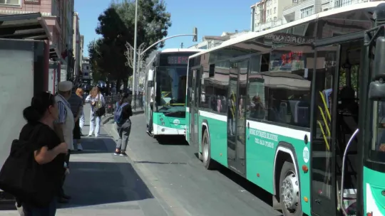 65 yaş ve üzeri ücretsiz ulaşım kaldırılamaz