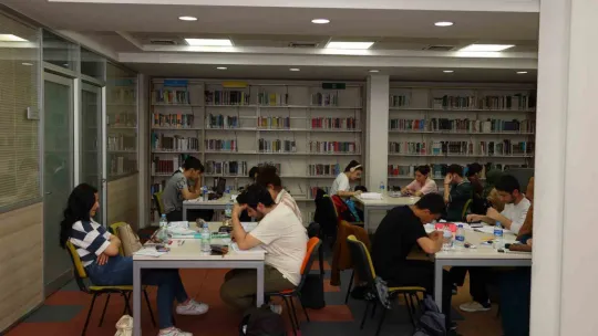 7/24 kütüphane uygulaması gençlerden tam not aldı