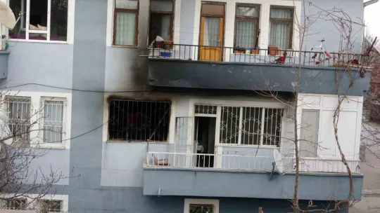8'inci kattan düştü ölmedi, yangında can verdi