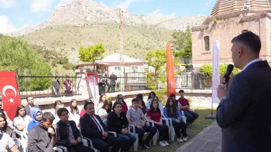 880 yıllık tarihi yerinde öğrendiler