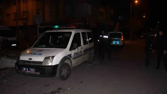 Ablasının dini nikahlı eşini ve oğlunu bıçakla yaraladı