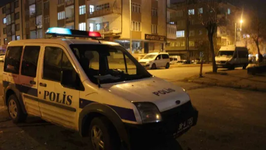 Ablasının dini nikahlı eşini ve oğlunu bıçakla yaraladı