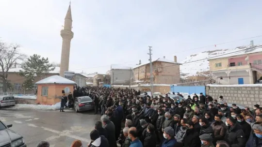 Adem Özbek son yolculuğuna uğurlandı