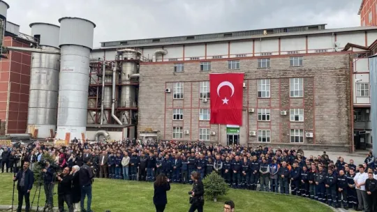 Akar: 'Bu millet, teröristlerle arasına mesafe koyamayanlarla arasına mesafe koyacaktır'