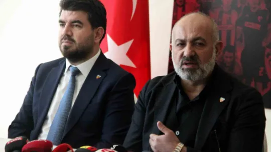 Ali Çamlı: 'Bildiğimiz bir gerçek var o da Onur Bulut'un bizimle 3 yıllık sözleşme uzattığı'