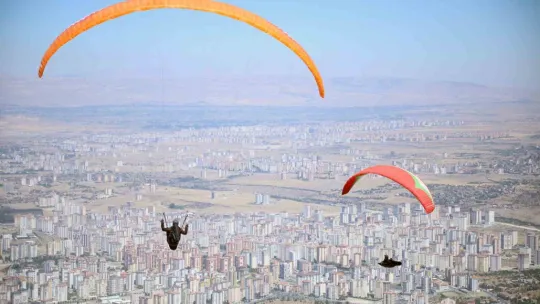 Ali Dağı'nda yamaç paraşütü heyecanı başlıyor