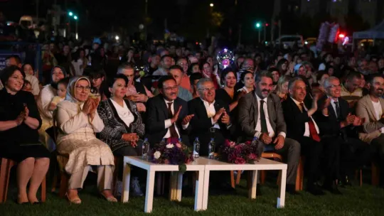 Antakya Medeniyetler Korosu şefinden Başkan Büyükkılıç'a: 'güzel ağabeydir'
