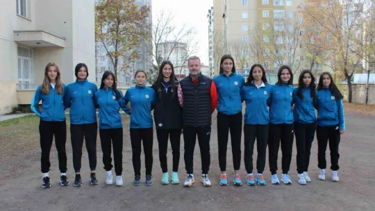 Antrenörlere taş çıkaran öğretmen