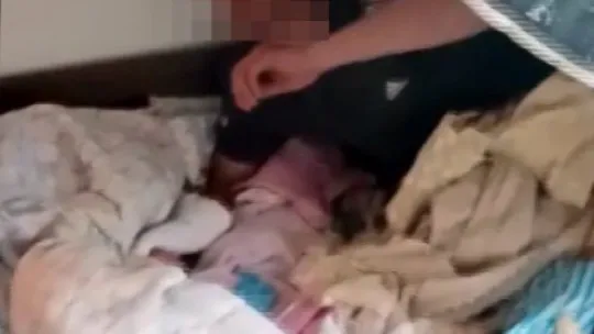 Aranan şahıs bazanın altından çıktı