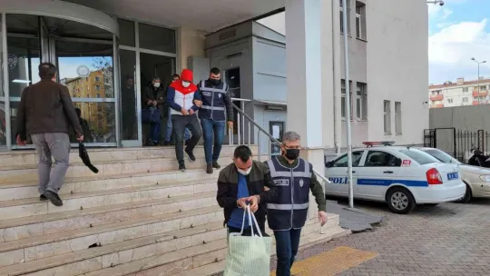 Aranan şahıslara 'şok' operasyon: 13 gözaltı