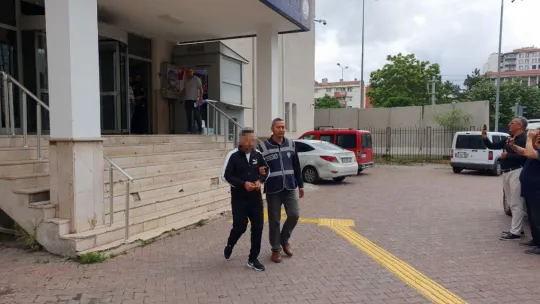 Aranan şahıslara 40 ekip ve 106 personelle eş zamanlı operasyon