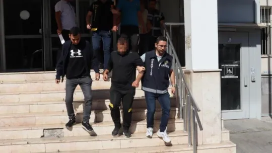 Aranan şahıslara 93 polis ile eş zamanlı operasyon: 20 gözaltı