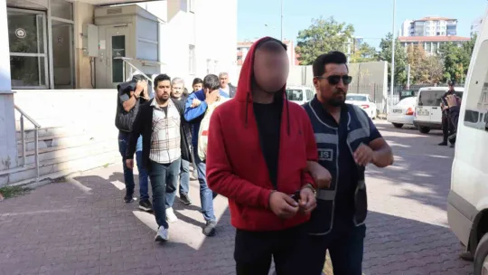 Aranan şahıslara eş zamanlı operasyon: 6 gözaltı