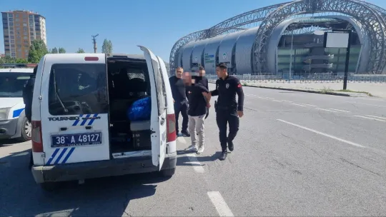 Aranan şahısların kaçışı kısa sürdü