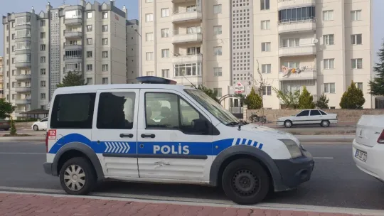 Asansör beklerken kalp krizi geçiren şahıs hayatını kaybetti