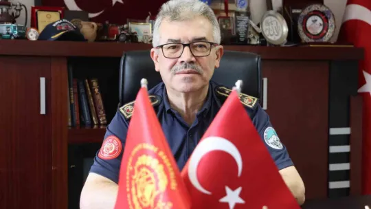 Ateş savaşçıları itfaiye ekipleri