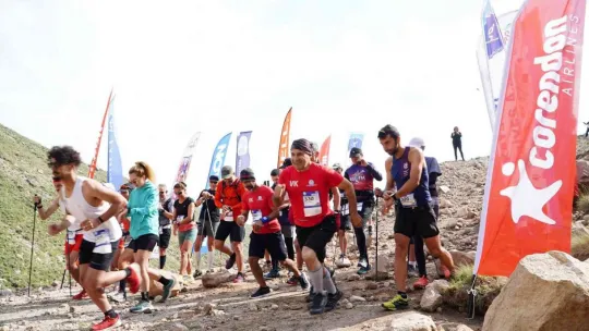 Avrupa'nın en yüksekte biten VK Yarışı Erciyes'te koşuldu