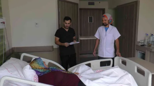 Ayşe teyzenin bacağı kesilmeden kurtarıldı