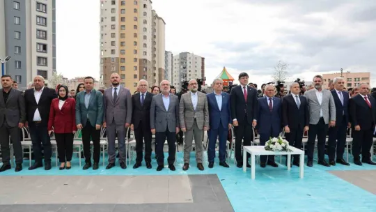 Azerbaycanlı Bakan Muradov: 'Karabağ'daki tarihi zaferi Türk kardeşlerimizle birlikte aldık'