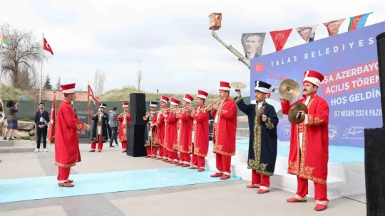 Azerbaycanlı Bakan Muradov: 'Karabağ'daki tarihi zaferi Türk kardeşlerimizle birlikte aldık'