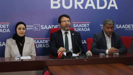 Babası çekildi, kızı geldi