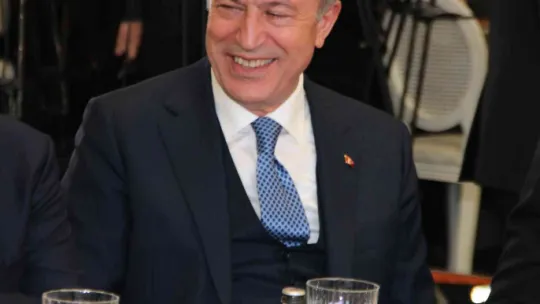 Bakan Akar: 'Haince yapılan eylemlere karşı, ahlaksızlara karşı, Kur'an yakan şerefsizlere karşı Türkiye var'