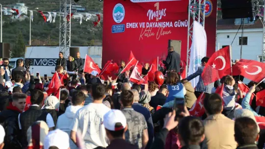 Bakan Akar: 'Hiçbir işçinin hakkını yedirmedik yedirmeyeceğiz'
