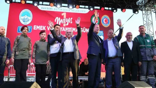 Bakan Akar: 'Hiçbir işçinin hakkını yedirmedik yedirmeyeceğiz'