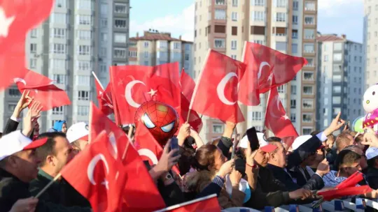 Bakan Akar: 'Hiçbir işçinin hakkını yedirmedik yedirmeyeceğiz'