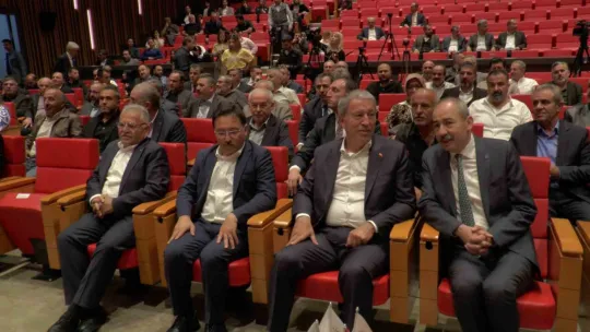 Bakan Akar: 'Seçim ahlakımızla ilgili konuşanlara milletimiz en net ve ağır cevabı verdi'