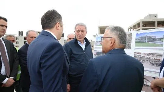 Bakan Akar ile Başkan Büyükkılıç'tan eni havalimanı incelemesi